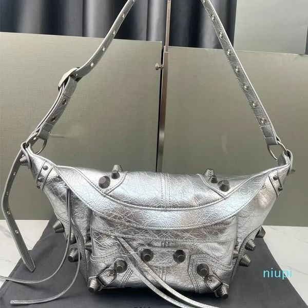 Diseñador -Bolso de piel de cordero Bolso de mano Hombro Bandolera Accesorios de metal Cuero de oveja de grano fino Locomotora Paquete de cintura Hombro desmontable ajustable