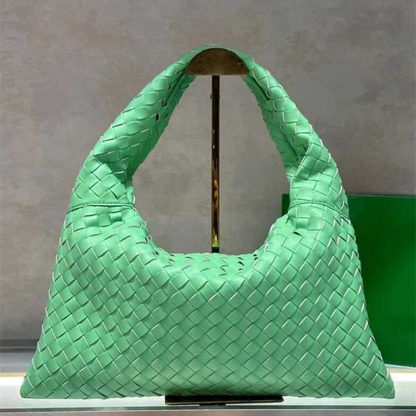 Grand sac à bandoulière Venetaabottegas Hop de qualité supérieure Sacs Hobo Femmes Sac à main en cuir de veau Crochet Sac sous les bras Grande capacité Sacs de messager de Noël