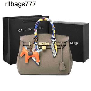 Bolsos de cuero de diseño Bk Little CK Mom Bag 2024 Fashion Light Luxury Middleged Womens Messenger Messenger Portable Portátiles tiene logotipo