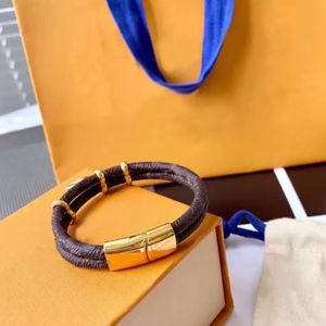 Designer Lederen Armband Voor Heren Vrouwen Merk Luxe Sieraden Gouden Armbanden Hanger Slot Vrouwelijke High-end Elegante Mode Nieuwe 22031203G