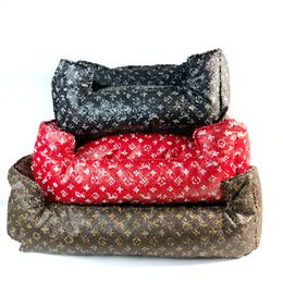 Nid de chien en cuir design noir rouge marron en option logo lettre classique nid pour animaux de compagnie chaud et facile à nettoyer Schnauzer Fa Dou hiver grand et petit tapis pour animaux de compagnie en forme de chien lit pour chat