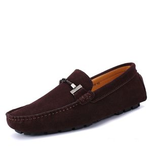 Designer en cuir Doudou pour hommes chaussures de conduite décontractées respirant la semelle douce légère bronzage noir bleu marine bleu argent jaune gris plats mascules chaussures tout-correspondant chaussure paresseuse A136