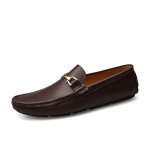 Diseñador de cuero Doudou Zapatos de conducción casuales para hombre Suela suave transpirable Bronceado claro Negro Azul marino Blanco Azul Plata Amarillo Gris Pisos para hombres Calzado Todo fósforo Zapato perezoso A125