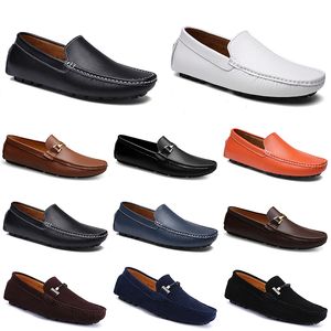 Designer Cuir Doudou Hommes Casual Chaussures de conduite Respirant Semelle souple Light Tan Noir Marine Blanc Bleu Argent Jaune Gris Chaussures plates pour hommes Chaussures paresseuses A052