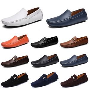 Designer Cuir Doudou Hommes Casual Chaussures de conduite Respirant Semelle souple Light Tan Noir Marine Blanc Bleu Argent Jaune Gris Chaussures plates pour hommes Chaussures paresseuses A062