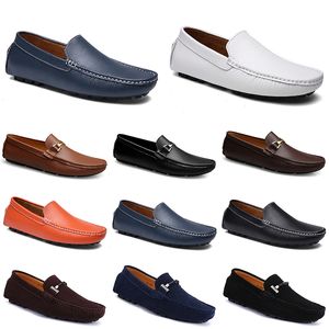 Designer Cuir Doudou Hommes Casual Chaussures de conduite Respirant Semelle souple Light Tan Noir Marine Blanc Bleu Argent Jaune Gris Chaussures plates pour hommes Chaussures paresseuses tout-match B041