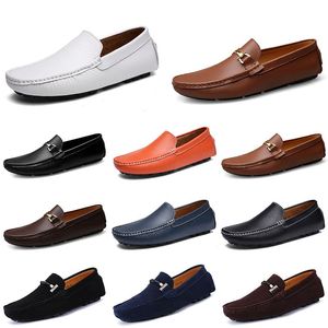 Designer Cuir Doudou Hommes Casual Chaussures de conduite Respirant Semelle souple Light Tan Noir Marine Blanc Bleu Argent Jaune Gris Chaussures plates pour hommes Chaussures paresseuses A070