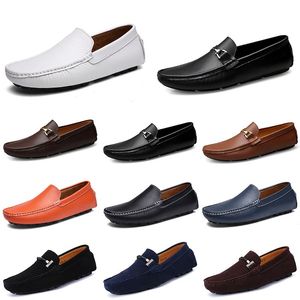 Designer Cuir Doudou Hommes Casual Chaussures de conduite Respirant Semelle souple Light Tan Noir Marine Blanc Bleu Argent Jaune Gris Chaussures plates pour hommes Chaussures paresseuses A110