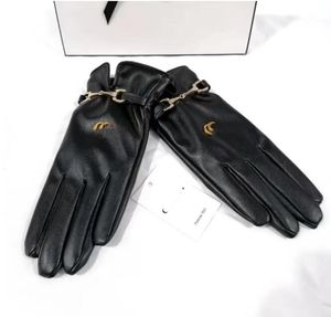 Designer lederen vijf vingers handschoenen dames korte fleece verdikte handschoen vintage eenvoudige beschermende handschoenen