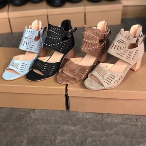 Diseñador de cuero tacones altos moda mujer sandalias grises nueva calidad superior zapatos gruesos con punta abierta sexy ahueca hacia fuera los zapatos de boda del partido con la caja