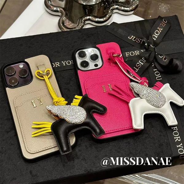 Étuis de téléphone en cuir designer pour iPhone 14 13 12 Pro Promax Fashion Pondeuse mignon Pony Pendre Iphone Cover Carte Solder