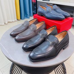 Chaussures en cuir de créateur Ferragamo Le dernier luxe élégant couvre-pied discret chaussures décontractées bureau d'affaires pour hommes