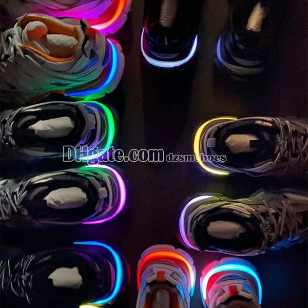 Designer LED Track 3 3.0 Chaussures Casual Femmes Hommes Paris Lighted Gomma Luxury Tracks Entraîneur en cuir Chaussette en nylon triple noir blanc Plate-forme Sneaker baskets avec boîte