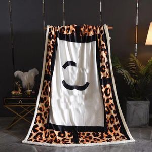 Mantas de color leopardo de diseñador 200 * 230 cm Manta de tela facial engrosada de lana de cordero con logotipo para regalo de Navidad Mantón suave Cama Ofiice Funda para sofá Aire acondicionado