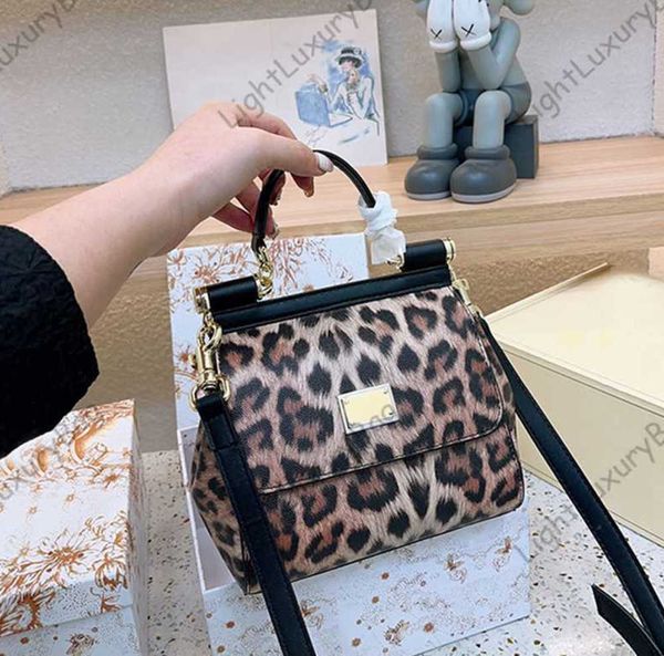 Bolso de hombro con estampado de leopardo de diseñador, bolso con solapa para mujer, bolsos cruzados de diseñador, bolso de cuero de moda para mujer, correa para hombros extraíble 230510