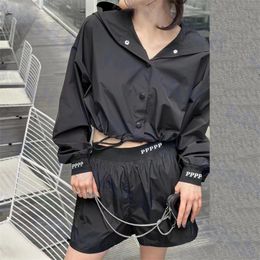 Diseñador carta abrigo para mujer pantalón corto conjunto negro manga larga chaqueta con capucha moda damas ropa deportiva