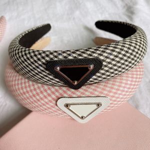 Ontwerper brief hoofdband driehoek vrouwen haarband mode haar sieraden cadeau zwart wit roze plaid grote eenvoudige hoofdbanden eenvoudig casual