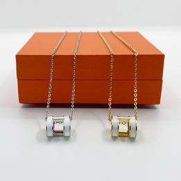Collier de lettre de créateur femmes luxe mode pendentif colliers haut de gamme classique émail collier fête accessoires de mariage saint valentin cadeau de bijoux de noël