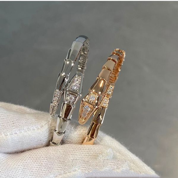 Créateur Lin Zhou Bracelet en os de serpent plein de diamants Plaqué or 18 carats Tête chauve et queue de diamant Bracelet ouvert Cadeau de mariage à la mode et tendance