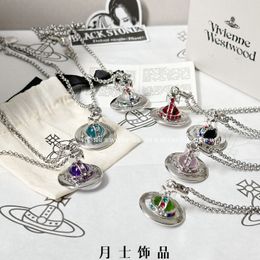 Designer Lin Zhou Collier Fashion Fashion Classique Collier Luxury Collier Style Pin Full Diamond Saturn Planet Collier Gift Luxury Luxury