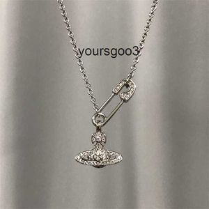 Designer Lin Zhou Pin Volledige diamant Saturn Chain ketting Dames glanzende volledige diamanten pin gestapelde kettingkraagkettingkkkkk