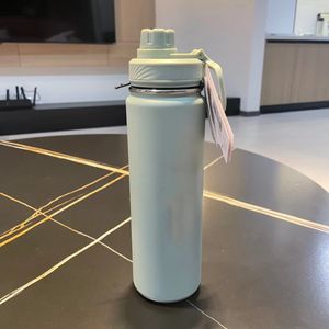 Designer LL Bouteilles d'eau thermos en acier inoxydable 710 ml tasse isolée en acier inoxydable pur vide portable étanche bouteille de sport de yoga en plein air