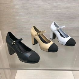 Designer Loafers Nieuwste mode Leer luxe all-match klein glanzend Plat Casual leren schoenen van hoge kwaliteit dames enkele luxe gesp zwart