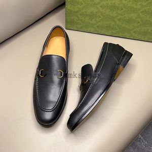 Mocassins de créateurs Men Loafers Real Leather Footwear Men Chaussures Chaussures Mule imprimées Mule Round Bofers Mule Fashion Business Chaussures Taille 38-45 3,20 11