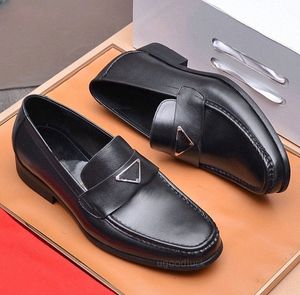 Designer Loafers Driehoek Label Top Bruiloft Formele Kledingschoenen Leren Heren Mutsen Zwart Blauw Bruin Diamanten Eén Voet Stijgbeugel Luxe Kledingschoenen