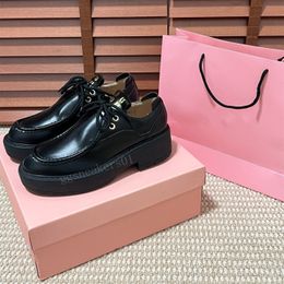 Designer loafers miuis Dames dikke hakken platform sneakers zwart wit leer casual kleding schoenen mode Matte veterschoenen loafer trainers met doos C0117