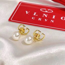 Pendientes con logotipo de diseñador Pendientes de acero inoxidable chapados en oro de 18 quilates Pendientes de lujo de perlas grandes Pendientes impermeables de verano de alta calidad Nuevos Pendientes de diseñador nuevos