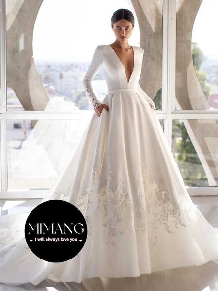 Robe de mariée principale en satin à manches longues 2024 Nouveau tempérament simple du tempérament des mariées en V Deep