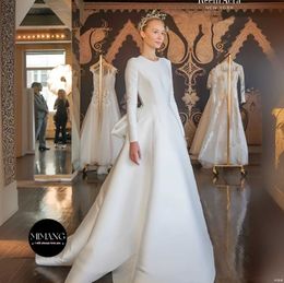 Designer lange mouwen satijnen trouwjurk minimalistische elegantie bruids bruid buitenjurk sweep treinjurk
