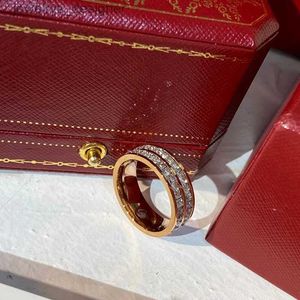 Designer Love Ring Luxurys Créateurs de mode Femmes Double Couche Pleine Diamant Montre Tempérament Léger Simple Exquis Personnalisé Et Polyvalent Taille Ajustable