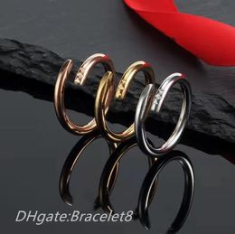 Diseñador Love Ring Rings Nail Nail Rings Rings Fashion Street Rings Casual Casual Gold Silver Rose Opcional Joyería de alta calidad Tamaño5-11