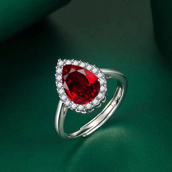 Anillo de amor de diseño nuevo Light Luxury Water Drop Ring Moissanite Ins Amethyst Diamond Ring como regalo para la novia