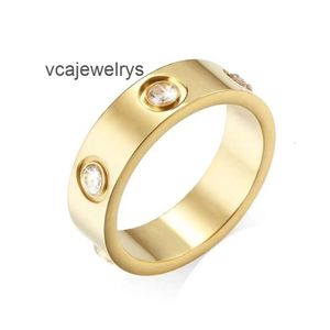 Diseñador Love Ring Lovers Anillos de banda clásica Accesorios de joyería de lujo Titanio de acero Gold-Plated Never Fade No Gold Silver Rose Gold 4/5/6 mm
