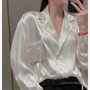 Ontwerper Lovewe Shirt Women Silk Blouses Heren T -shirts met letters borduurwerkmode lange mouw T -shirts casual tops kleding zwart wit