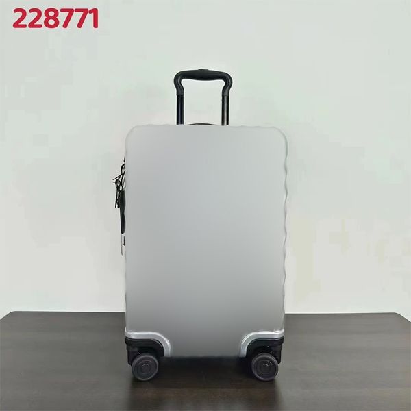 Diseñador Luggage Men Mujeres Moda de 20 pulgadas Case de PC 228771 Equipos de rueda universal de plata negra
