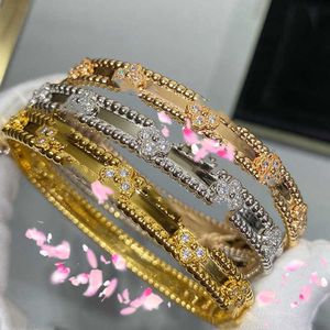 Pulsera de diseño de lujo de oro de 18 quilates con cristales brillantes y diamantes, símbolo definitivo de amor y protección, un regalo perfecto para mujeres y niñas Z716