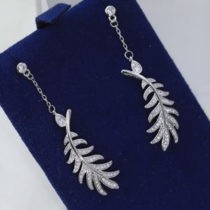 Designer de luxe asiatique or et argent aiguille boucles d'oreilles célèbre marque française classique plume creuse plaqué or 18 carats femmes charme bijoux fille cadeau de mode