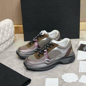 Designer Boots Luxury Lace Up Woman Fashion Casual Chores Cust Cut Sneaker Trainers Runner Sport Chaussures Vintage Flat Coco Sneaker Femme taille 35-41 4 Couleurs