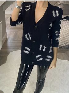 Diseñador de marca de lujo Chaqueta de otoño cárdigan de punto abrigo top estrella con cuello en V para mujer con el mismo estilo de pequeño suéter fragante abrigo femenino dulce estilo suelto top