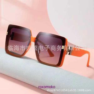 Designer Luxury Brand H Home lunettes de soleil en vente Nouvelle version coréenne des femmes à grand cadre Tendance de la mode carré familial résistant aux UV Avec boîte-cadeau