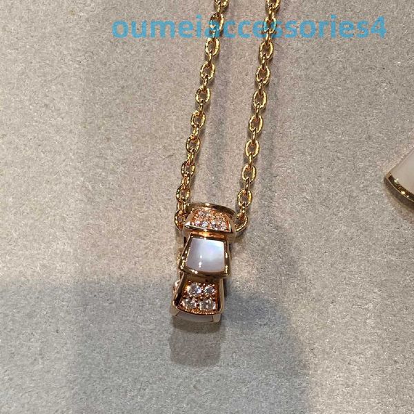 Diseñador de marca de lujo Hebras de joyería Plata de ley 925 Collar de hueso de serpiente chapado en oro rosa de 18 k Cnc Colgante de fritillaria blanca