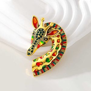 Broche de luxe de styliste, accessoires animaux girafe colorés avec petites broches girafe incrustées de strass, épingles d'animaux