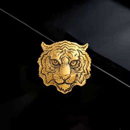 Broche de luxe de créateur Douze séries du zodiaque Broche tête de tigre Nouveau produit pour hommes Electrolytique Dominateur Tigre Bête Animal Broche Corsage