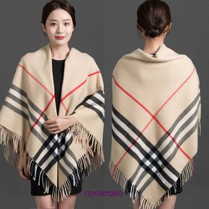 Diseñador de lujo Bur Home bufandas a la venta Lijiang Estilo étnico Bufanda cuadrada grande Mantón de otoño e invierno Doble uso Aire acondicionado femenino Tíbet engrosado