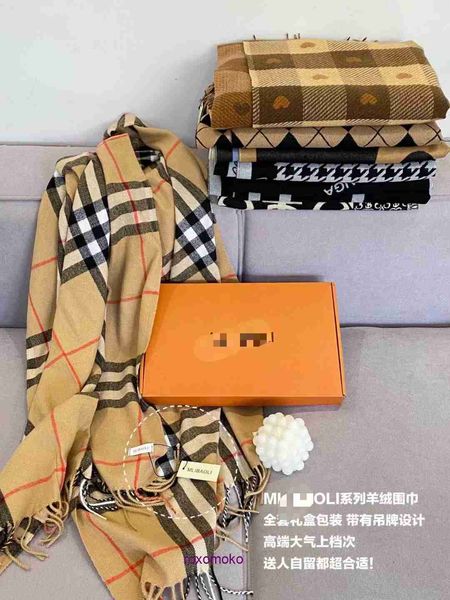 Diseñador de lujo Bur Home bufandas a la venta 2023 Nueva bufanda de cachemira de imitación Otoño Invierno Serie de edición coreana para mujer Caja de regalo versátil gruesa y cálida