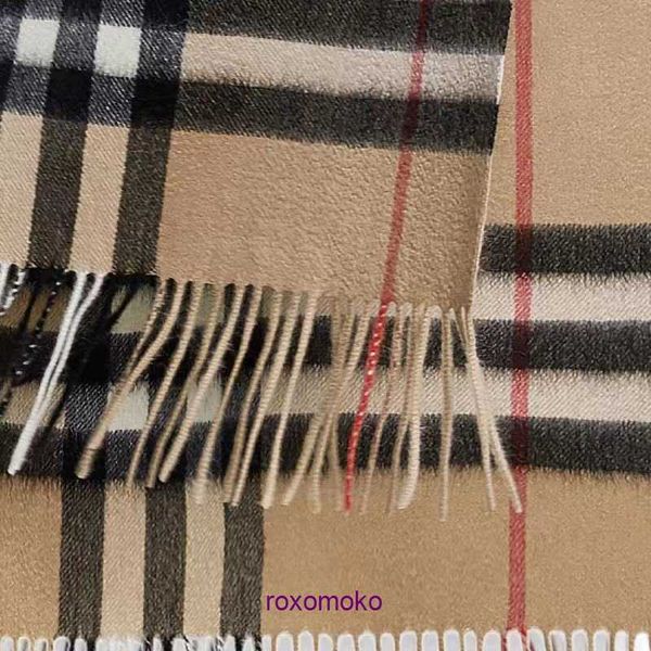 Designer Luxury Bur Home foulards à vendre Automne et Couple Écharpe à carreaux en cachemire de qualité Polyvalent Gland Cou Long Châle Chaud